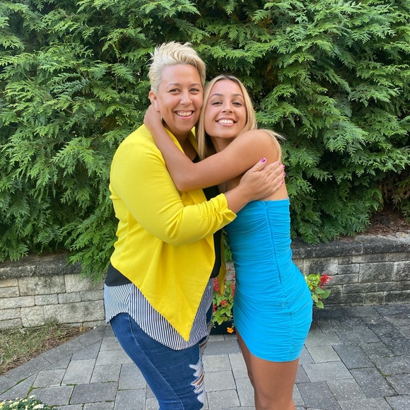 Meet your Posher, Melissa - Picture 6 of 7